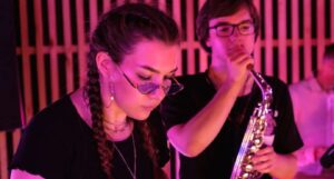 നിങ്ങളുടെ ജീവിതശൈലിയുടെ എല്ലാ വശങ്ങളിലും സർഗ്ഗാത്മകതയും ആത്മപ്രകാശനവും ആഘോഷിക്കൂ.